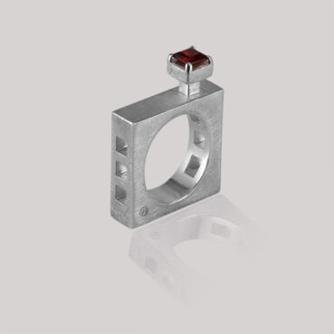 Imagen de Anillo Cuadrado / Granate